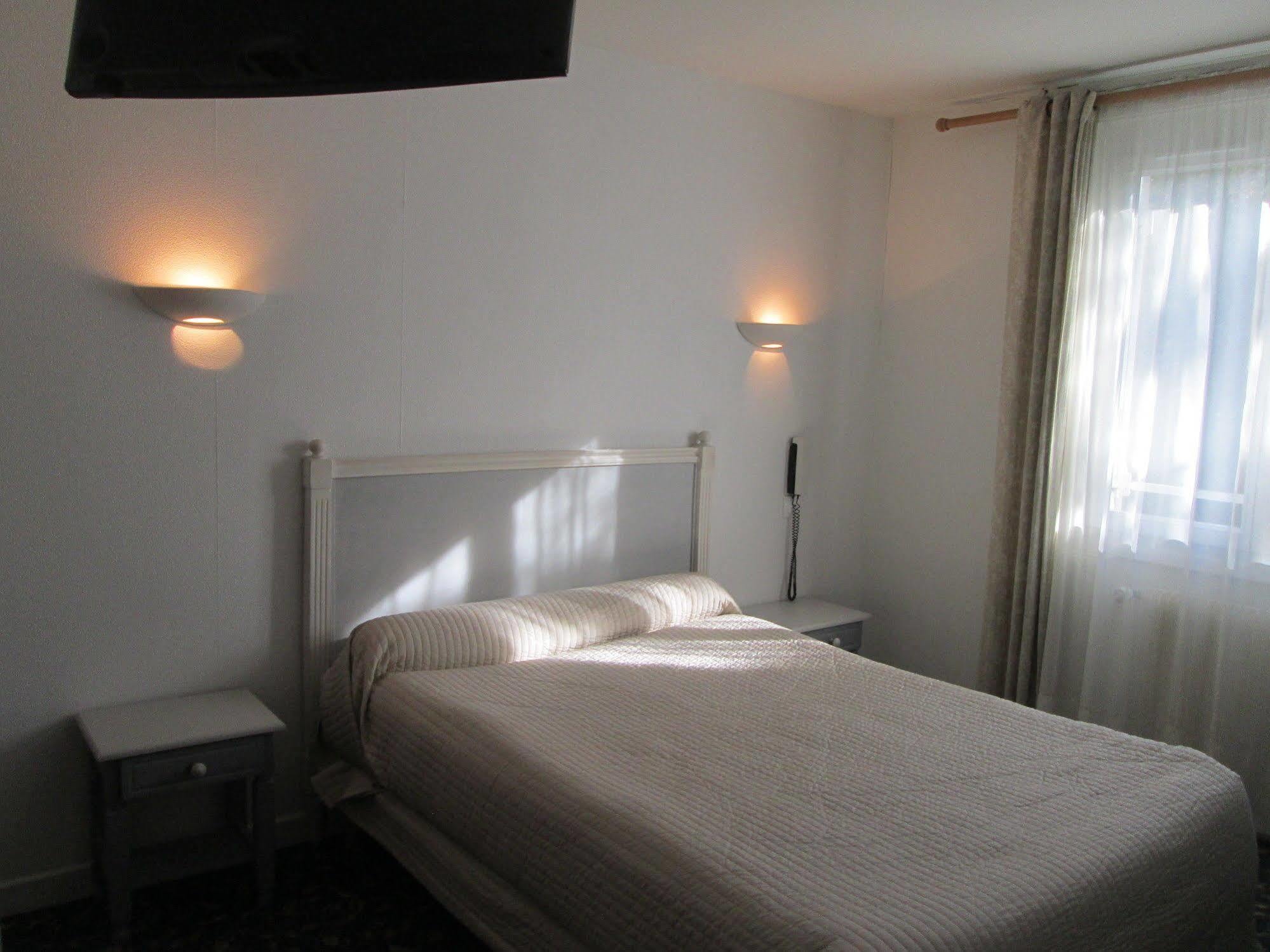 Hotel Victor Hugo 2*
