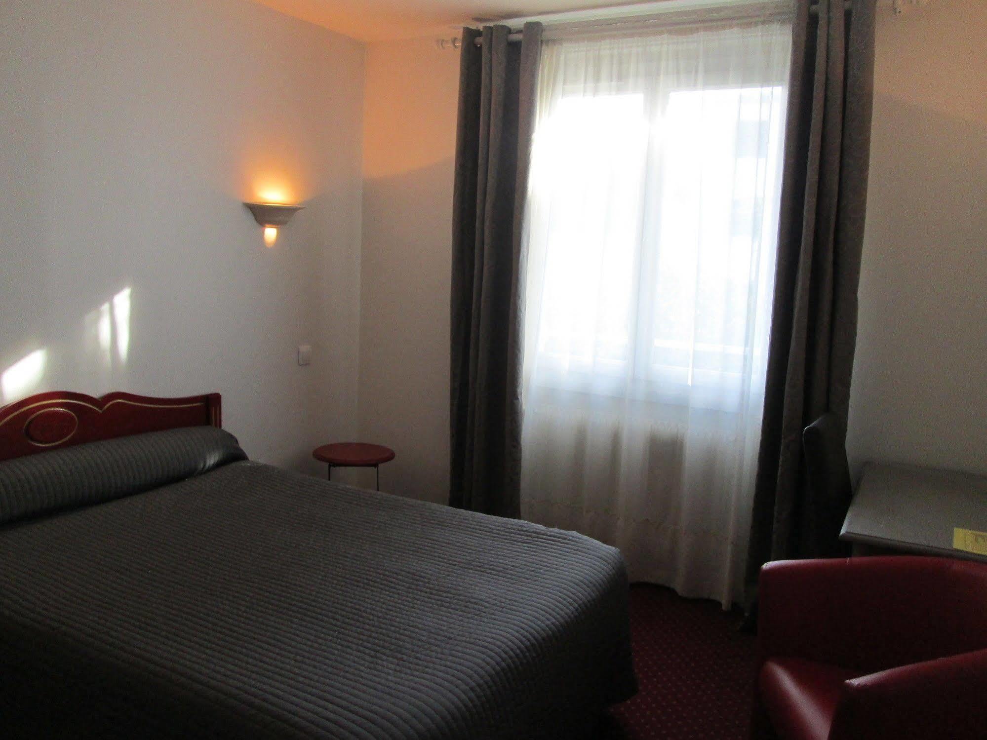 Hotel Victor Hugo 2*